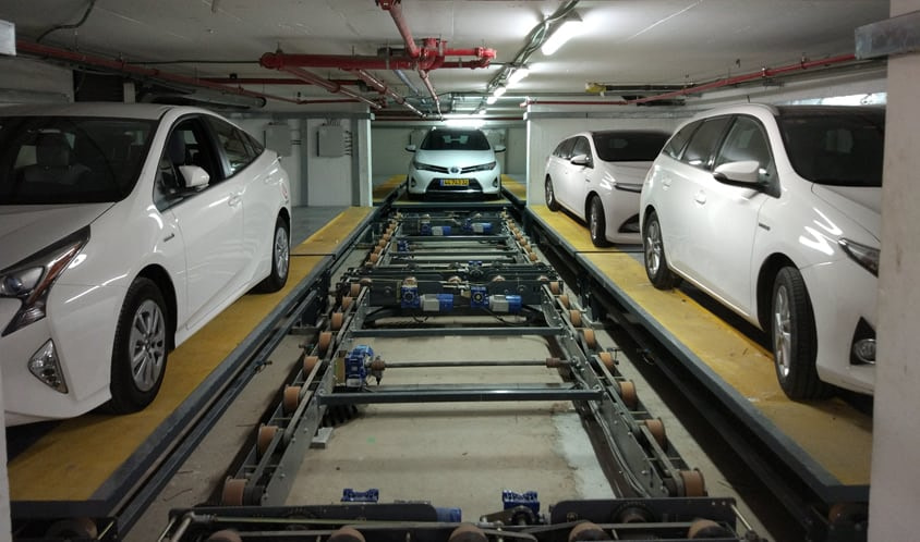 U-tron SLIDE is an automated parking conveyor solution. This palletless system is made for robust automated parking garages. 